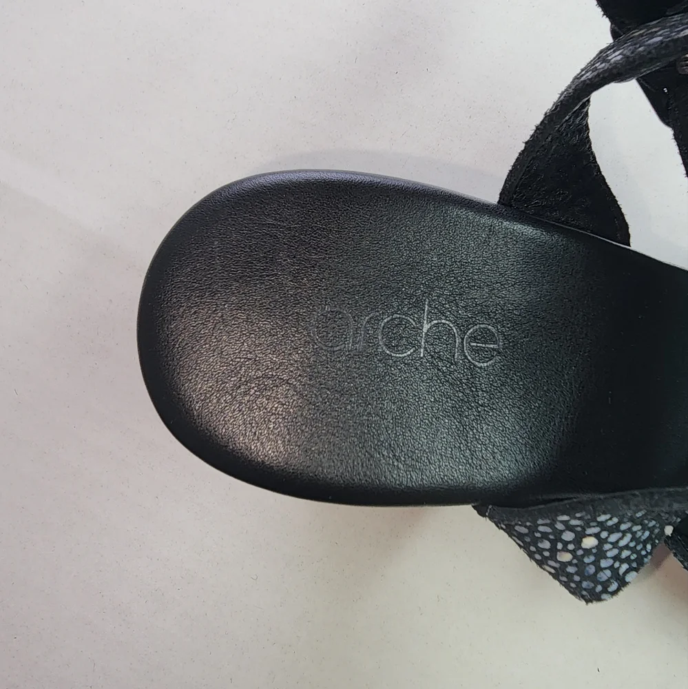Arche Stylish‎ Black and White Wedge Sandals